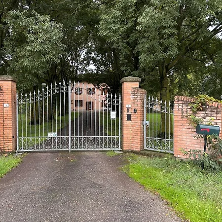 Teseo לינה וארוחת בוקר