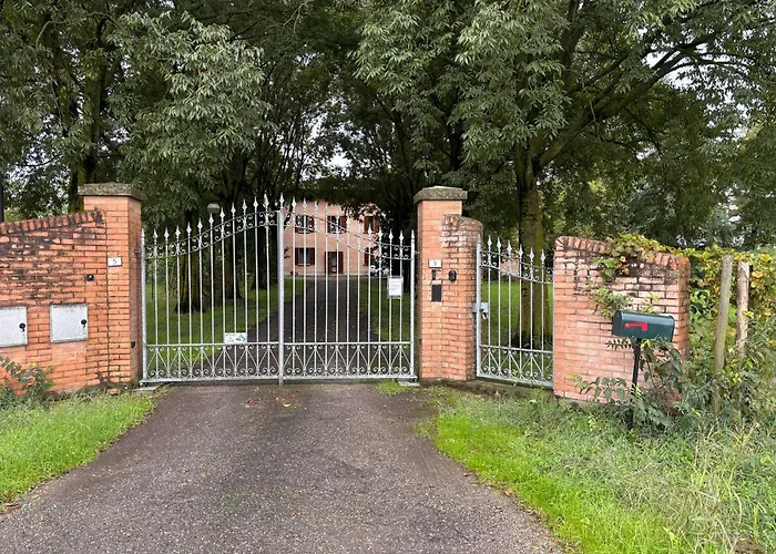 Teseo לינה וארוחת בוקר